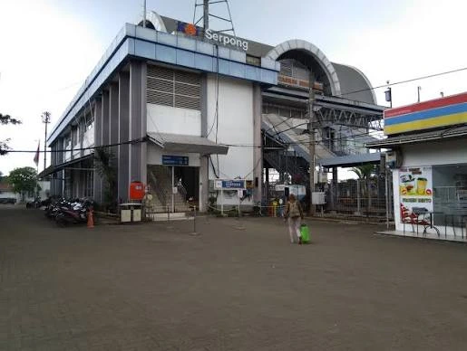 Rumah Dekat Stasiun Serpong