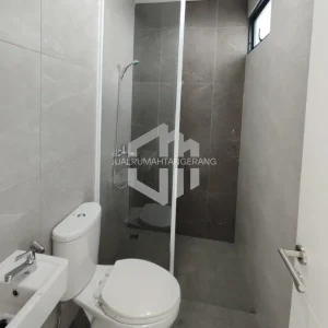 dijual rumah graha raya