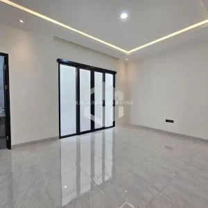 rumah 5 kamar tidur