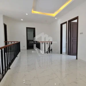 rumah 6 kamar