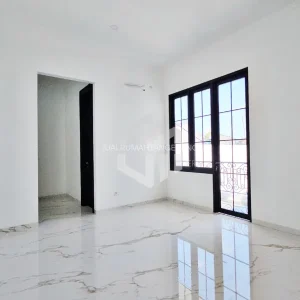 rumah 6 kamar tidur