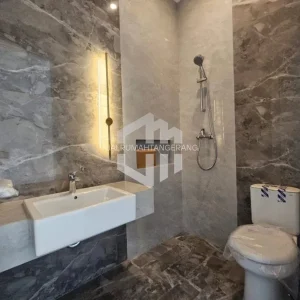 rumah 4 kamar tidur 2 lantai