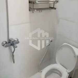 kamar mandi toilet duduk
